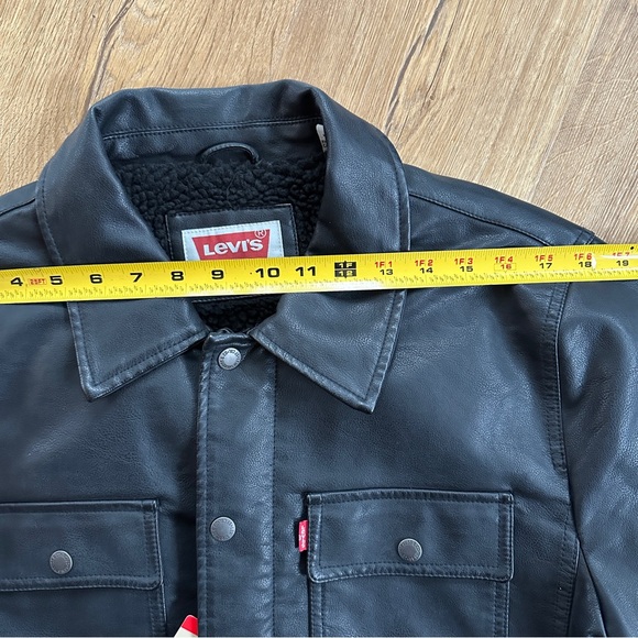 LEVIS Faux Leather Sherpa Lined Black Snap Zip Trucker Jacket NWT Mens Sz M - Picture 7 of 12